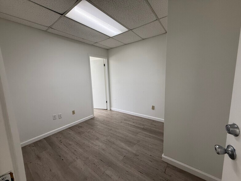 10751 N 75th St, Largo, FL à vendre - Photo intérieure – Image 2 sur 8