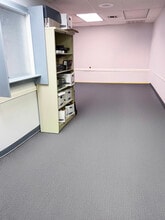 8534 Village Dr, San Antonio, TX à louer Photo intérieure– Image 2 sur 8