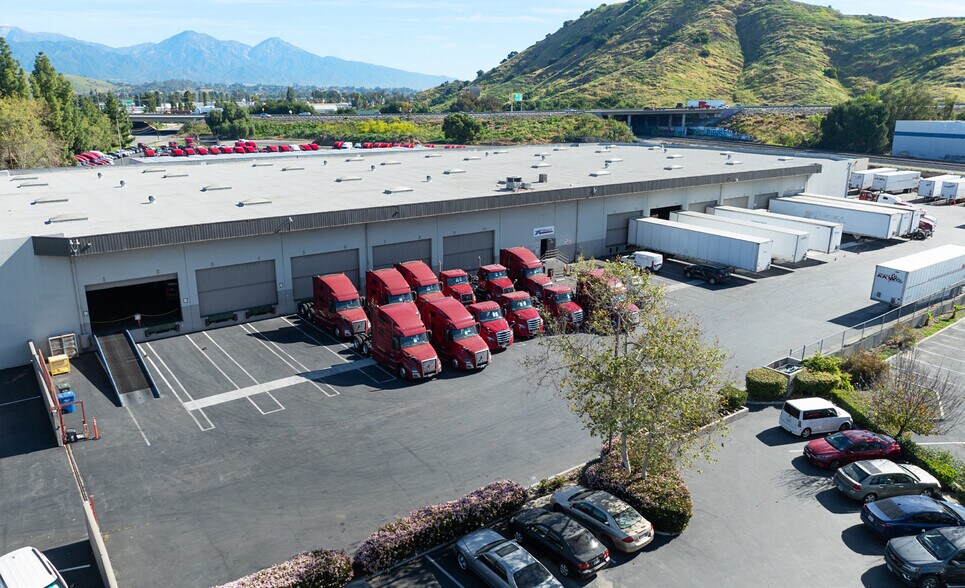 3100 Pomona Blvd, Pomona, CA à louer - Photo de l’immeuble – Image 3 sur 6