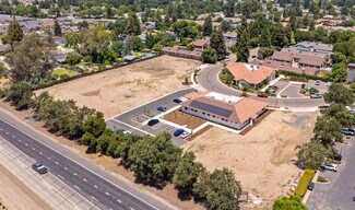 Plus de détails pour Avenida De Los Robles, Visalia, CA - Bureau à louer