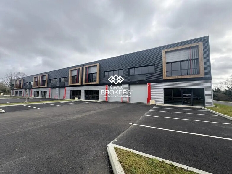 Industriel/Logistique dans Saint-Étienne-de-Montluc à louer - Photo de l’immeuble – Image 3 sur 3
