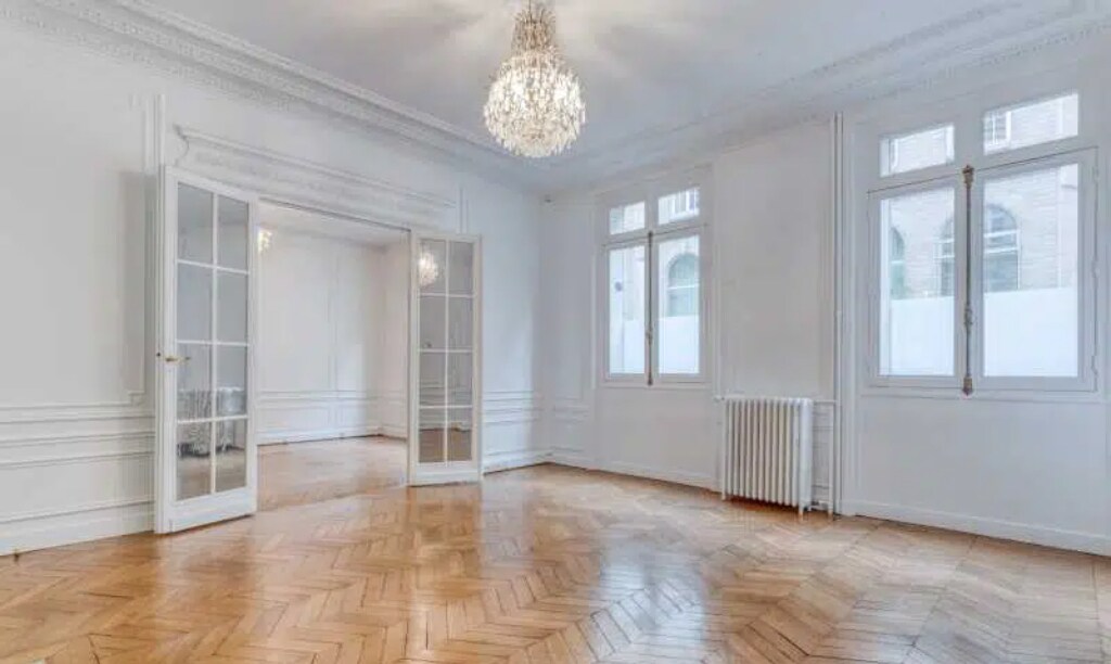 11 Rue De Madrid, Paris, PAR 75008 -  -  - Photo intérieure - Image 2 of 6
