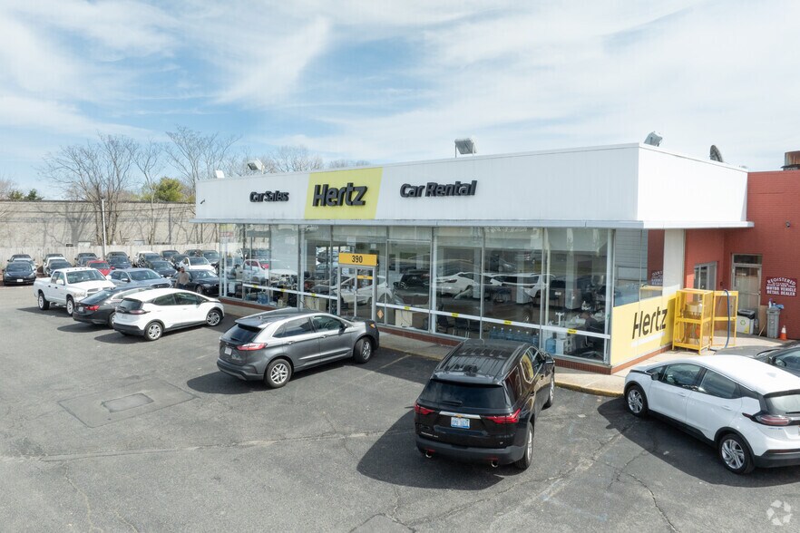 390 Middle Country Rd, Smithtown, NY à louer - Photo de l’immeuble – Image 3 sur 9