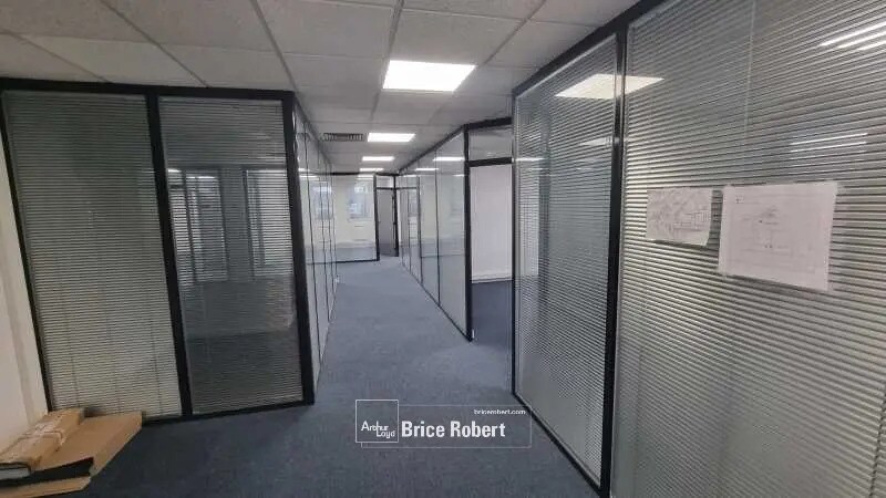 Bureau dans Lyon à louer - Photo de l’immeuble – Image 2 sur 10