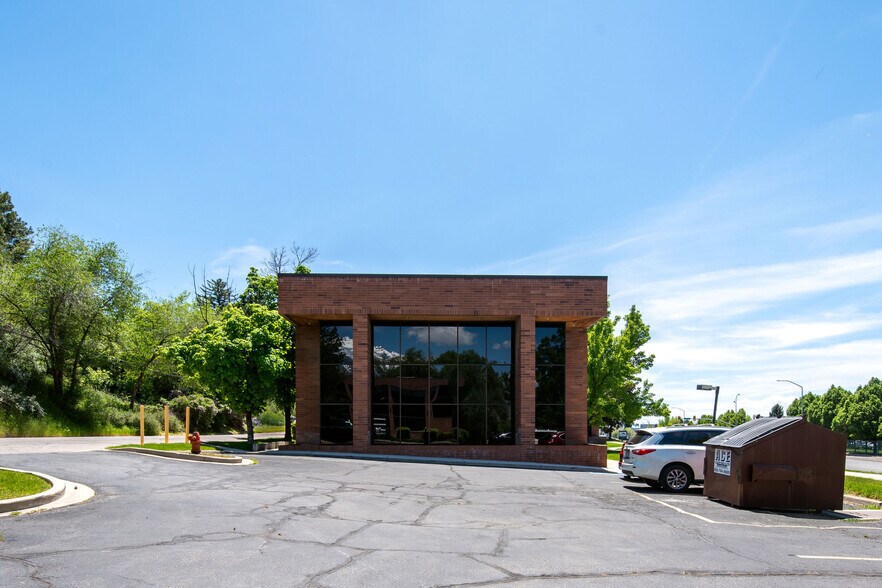 2696 N University Ave, Provo, UT à vendre - Photo de l’immeuble – Image 3 sur 13