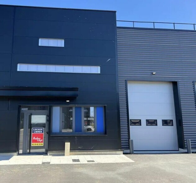 Local d’activités dans Le Havre à louer - Photo de l’immeuble – Image 1 sur 4