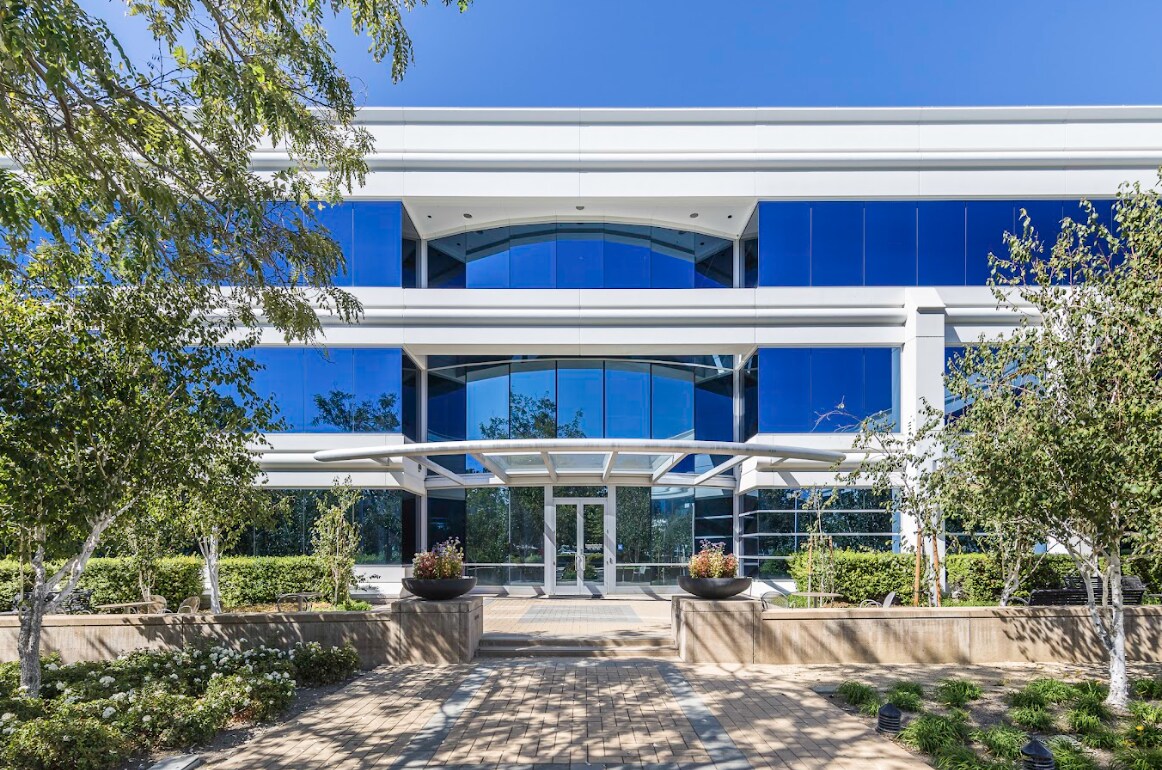 1198 E Arques Ave, Sunnyvale, CA à louer Photo principale– Image 1 sur 4