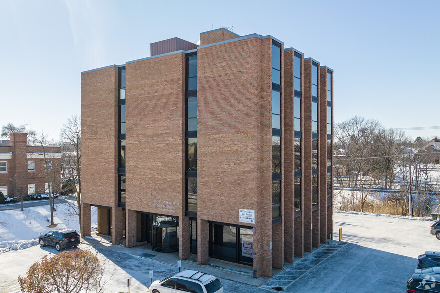 1240 Meadow Rd, Northbrook, IL à louer - Photo de l’immeuble – Image 1 sur 13