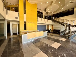 9160 E Bahia Dr, Scottsdale, AZ à louer Hall d’entrée– Image 2 sur 19