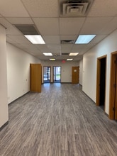 3320 N 35th Ave, Phoenix, AZ à louer Photo intérieure– Image 2 sur 5