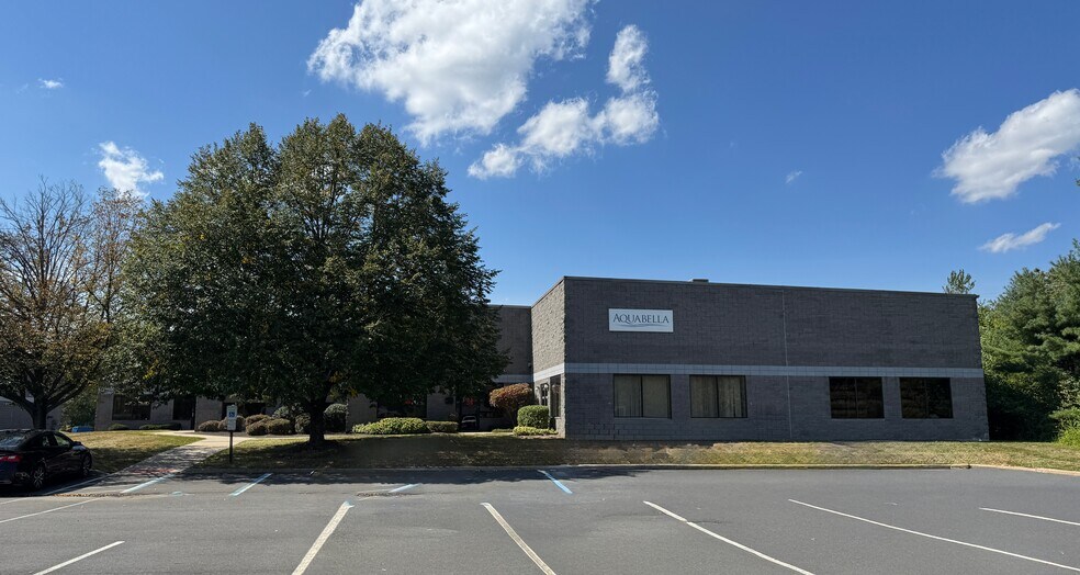 2553 Route 130, Cranbury, NJ à louer - Photo de l’immeuble – Image 1 sur 1