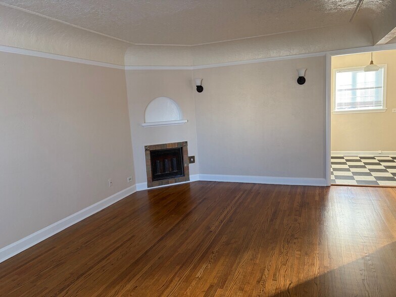 2010 SE Sherman St, Portland, OR à vendre - Photo de l’immeuble – Image 3 sur 12