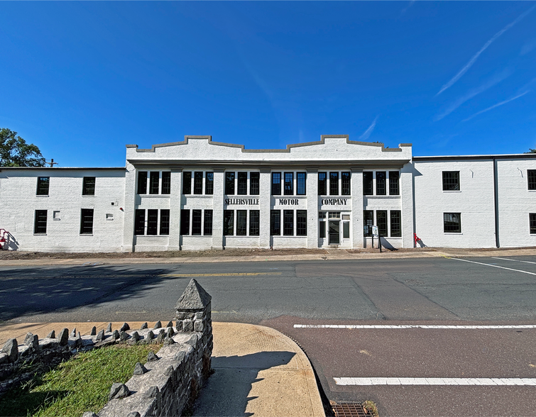 220 N Main St, Sellersville, PA à louer - Photo de l’immeuble – Image 3 sur 10