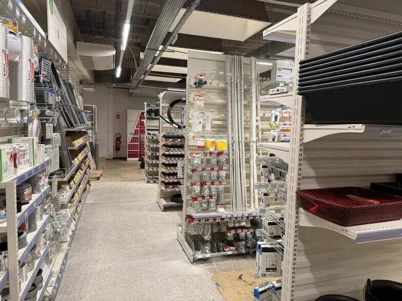 Local commercial dans Aix-en-Provence à louer - Photo intérieure – Image 2 sur 3