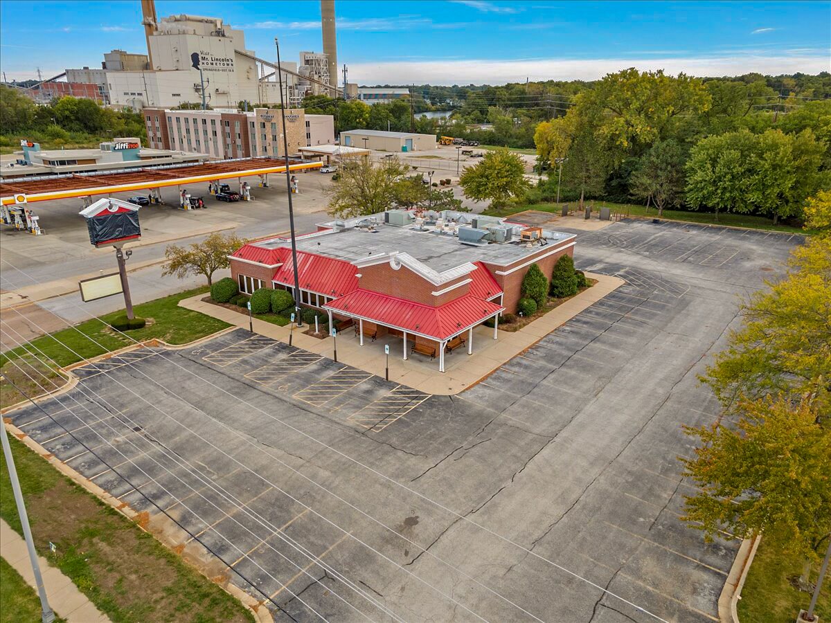 3050 Stevenson Dr, Springfield, IL à louer Photo principale– Image 1 sur 31