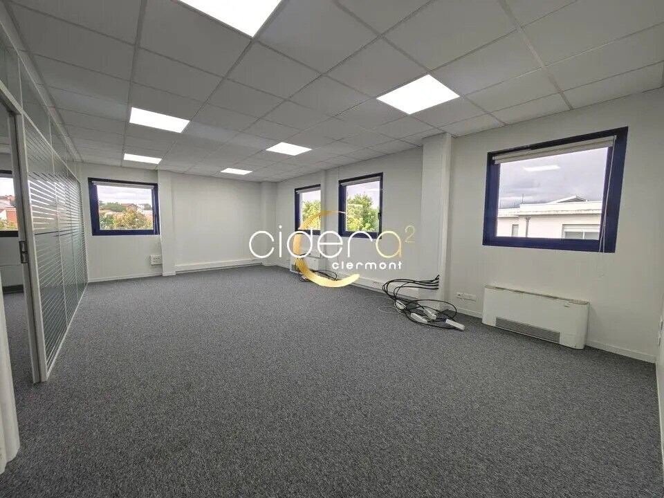 Bureau dans Clermont-Ferrand à louer Photo de l’immeuble– Image 1 sur 8