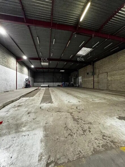 Industriel/Logistique dans Saint-Denis à louer - Photo de l’immeuble – Image 2 sur 5