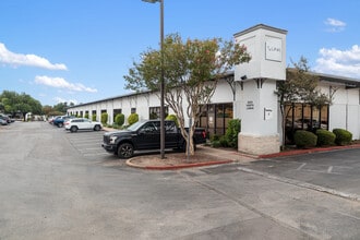 5555 N Lamar Blvd, Austin, TX à louer Photo intérieure– Image 1 sur 18