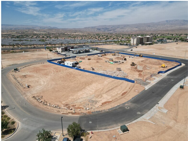 4655 S Pioneer Rd, Saint George, UT à louer - Photo de l’immeuble – Image 3 sur 6