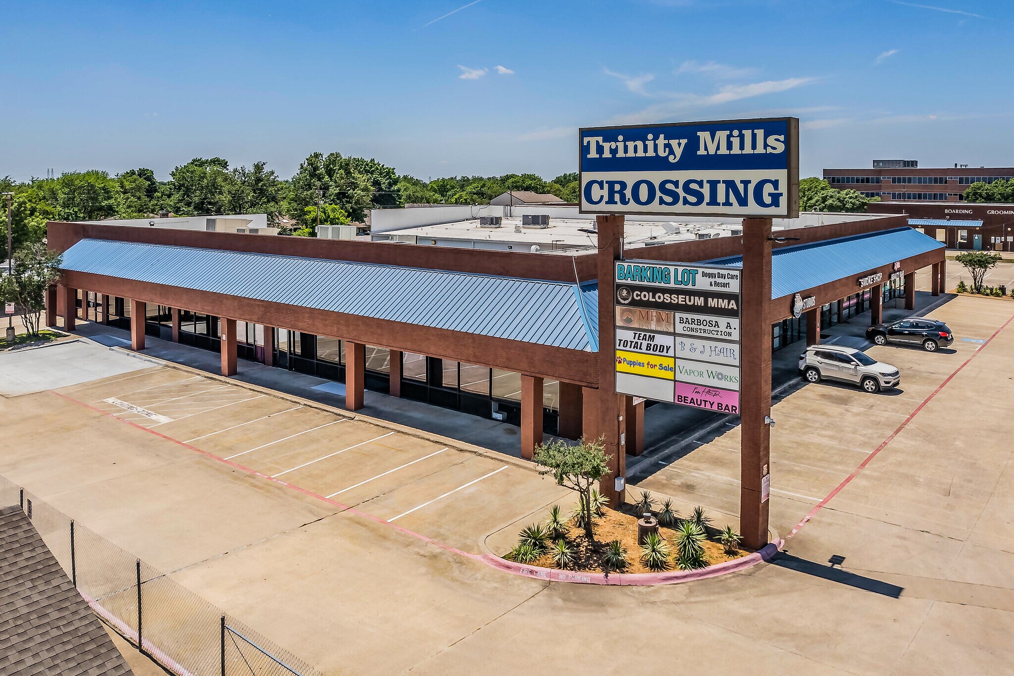 2408 Trinity Mills Rd, Carrollton, TX à louer Photo principale– Image 1 sur 7