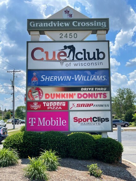 2450-2480 N Grandview Blvd, Waukesha, WI à louer - Photo de l’enseigne sur pylône – Image 2 sur 6