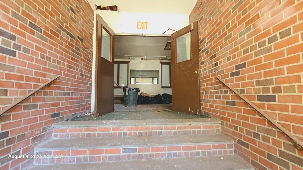 208 N 5th Ave, Mount Vernon, NY à vendre - Photo de l’immeuble – Image 3 sur 11