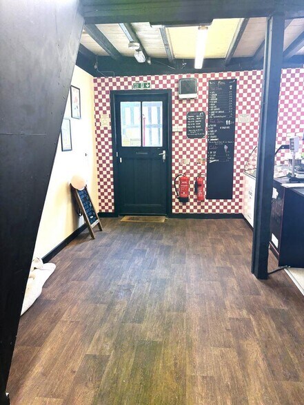 13 The Causeway, Halstead à louer - Photo de l’immeuble – Image 3 sur 12