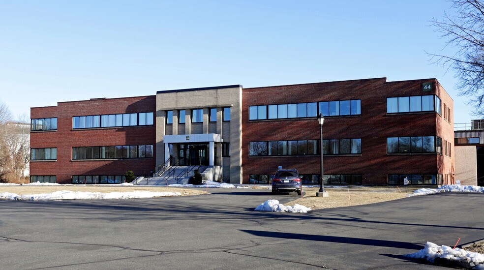 44 Shelter Rock Rd, Danbury, CT à vendre - Photo de l’immeuble – Image 2 sur 30