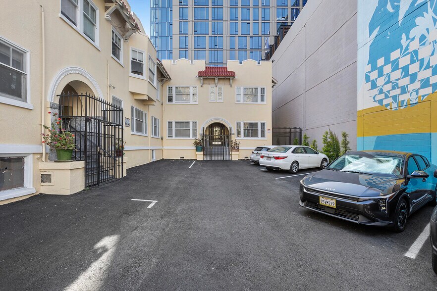 2337 Harrison St, Oakland, CA à vendre - Photo de l’immeuble – Image 3 sur 22