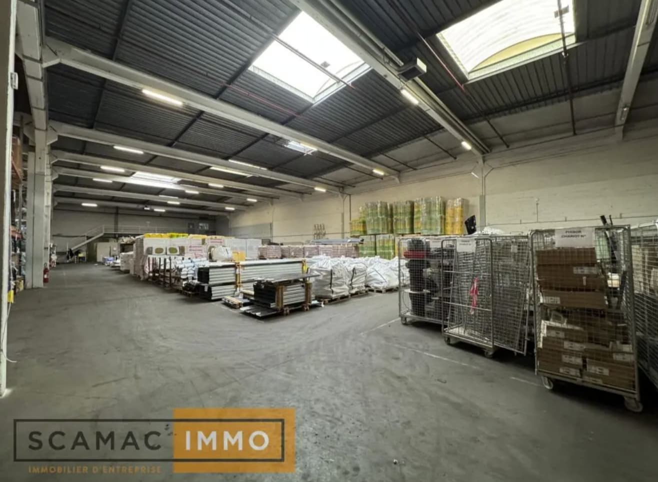 Industriel/Logistique dans Villejust à louer Photo intérieure– Image 1 sur 6