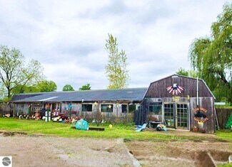 Plus de détails pour 5348 S Bagley Rd, Ithaca, MI - Industriel/Logistique à vendre