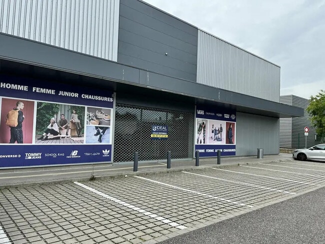 Plus de détails pour 13 Rue De La Sabliere, Schweighouse-sur-Moder - Local commercial à louer