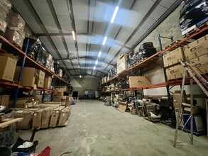 Local d'activités dans Bagnolet à vendre Photo de l’immeuble– Image 2 sur 18