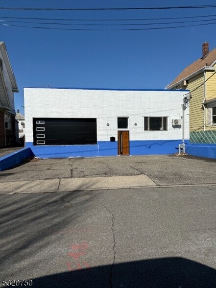 22 Franklin Ave, Clifton, NJ à vendre - Photo principale – Image 1 sur 21