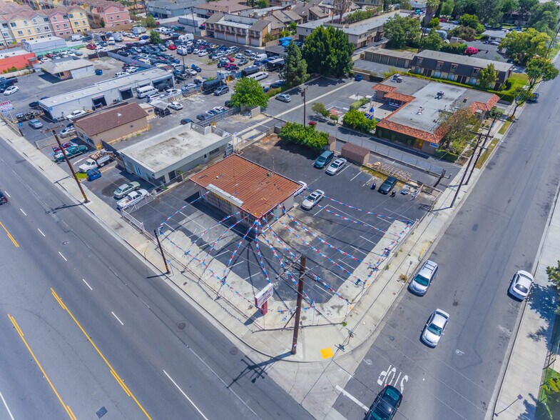 8142 Garden Grove Blvd, Garden Grove, CA à vendre - Photo de l’immeuble – Image 2 sur 9