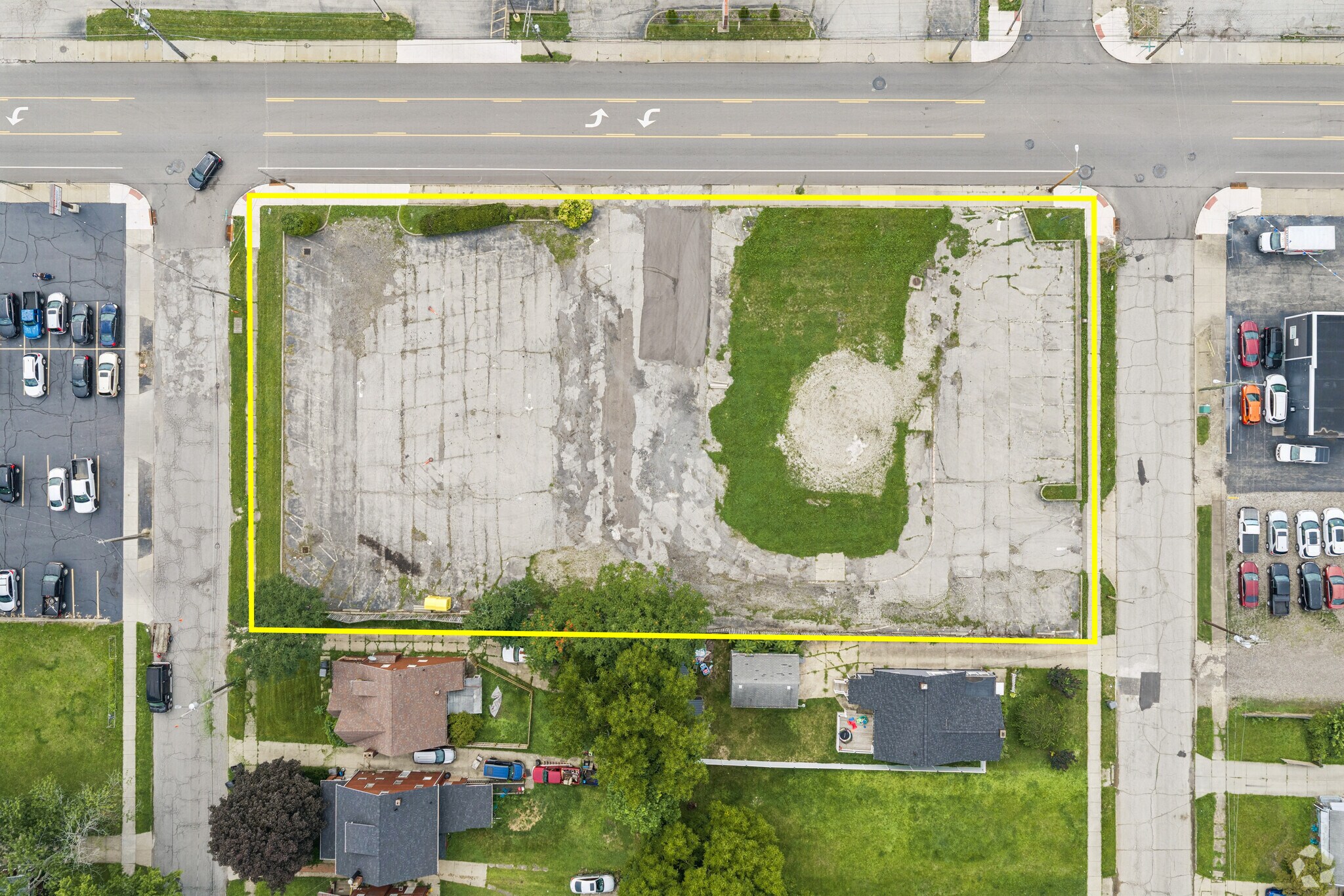 3034 Mahoning Ave, Youngstown, OH à vendre Photo de l’immeuble– Image 1 sur 12