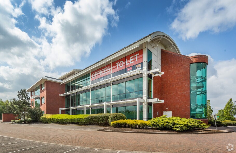 1100 Daresbury Park, Warrington à louer - Photo de l’immeuble – Image 3 sur 8