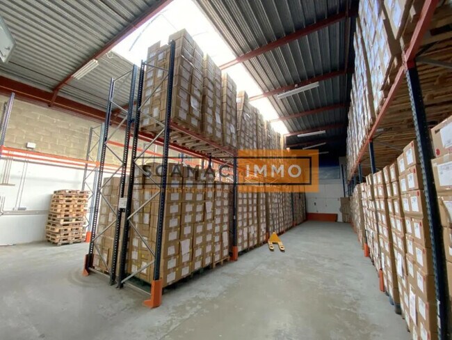 Plus de détails pour Bureau, Industriel/Logistique à louer