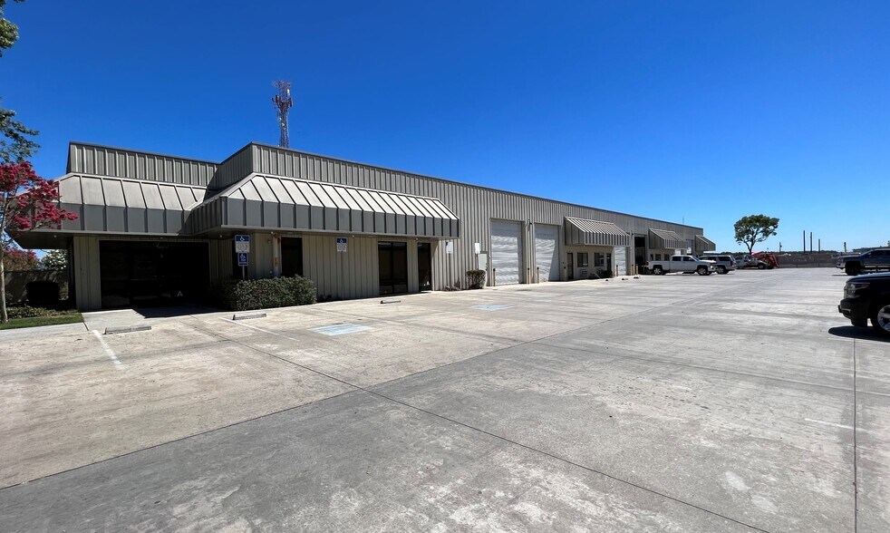 17860 Ideal Parkway, Manteca, CA à vendre - Photo de l’immeuble – Image 3 sur 11