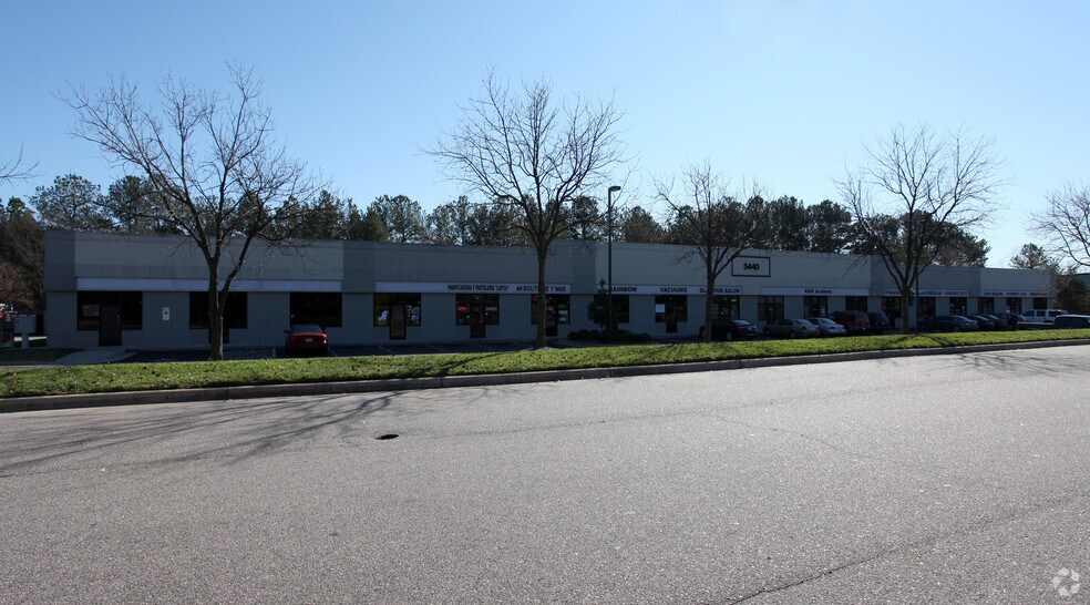 5440 Atlantic Springs Rd, Raleigh, NC à louer - Photo de l’immeuble – Image 3 sur 6