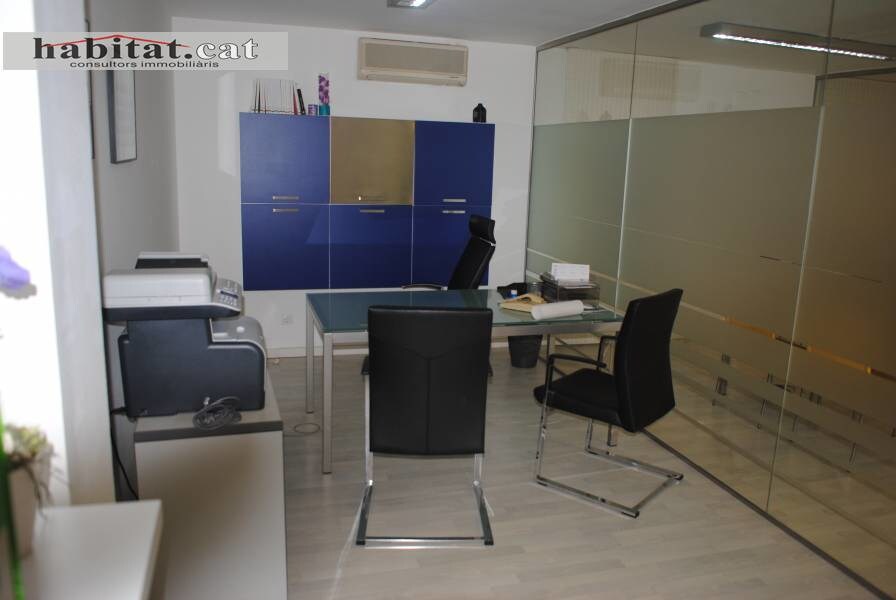 Immeuble residentiel dans Vilanova i la Geltrú, Barcelona à vendre Photo principale– Image 1 sur 4