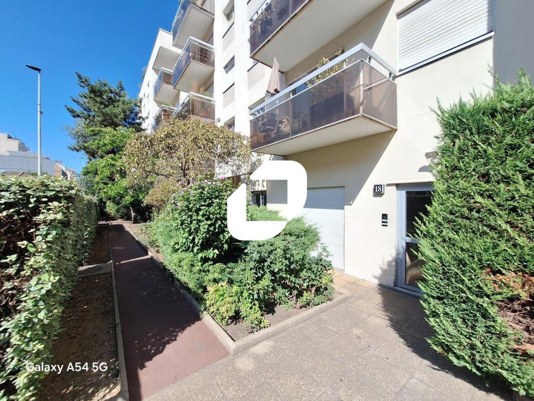 14-22 Rue Hoche, Issy-les-Moulineaux à vendre Photo de l’immeuble– Image 1 sur 13