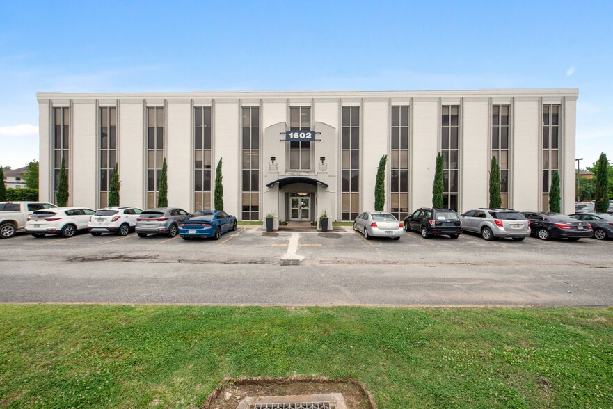 1602 Pinhook Rd, Lafayette, LA à louer - Photo principale – Image 1 sur 12