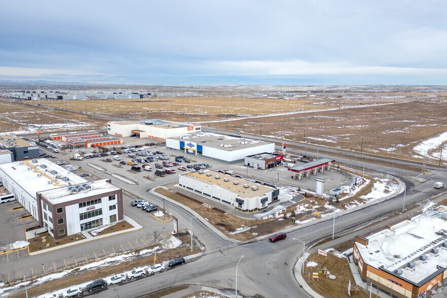 11281 38 St NE, Calgary, AB à louer - Aérien – Image 3 sur 3