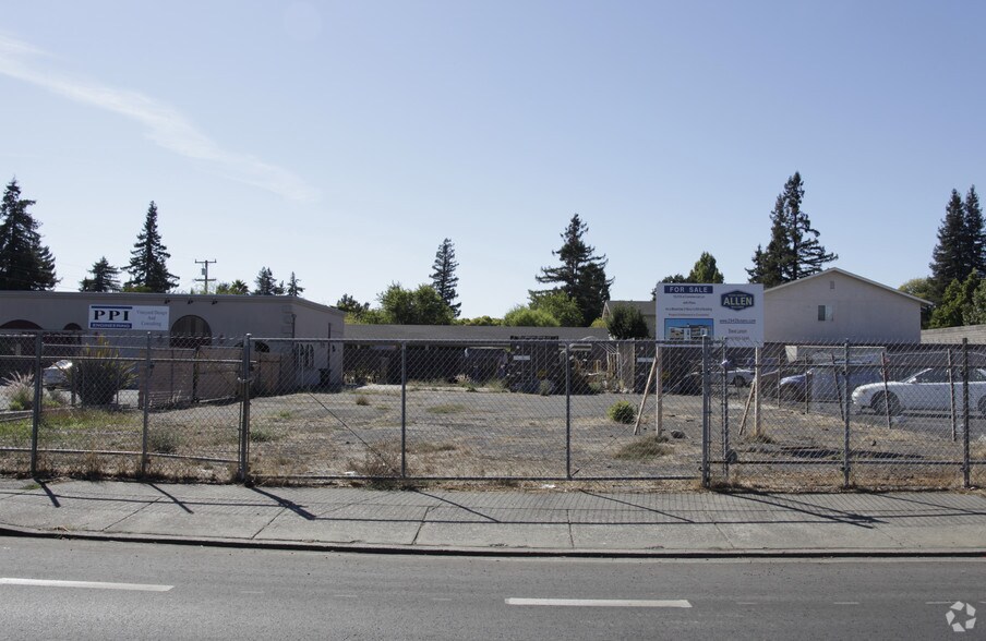 2943 Solano Ave, Napa, CA à louer - Photo principale – Image 1 sur 9