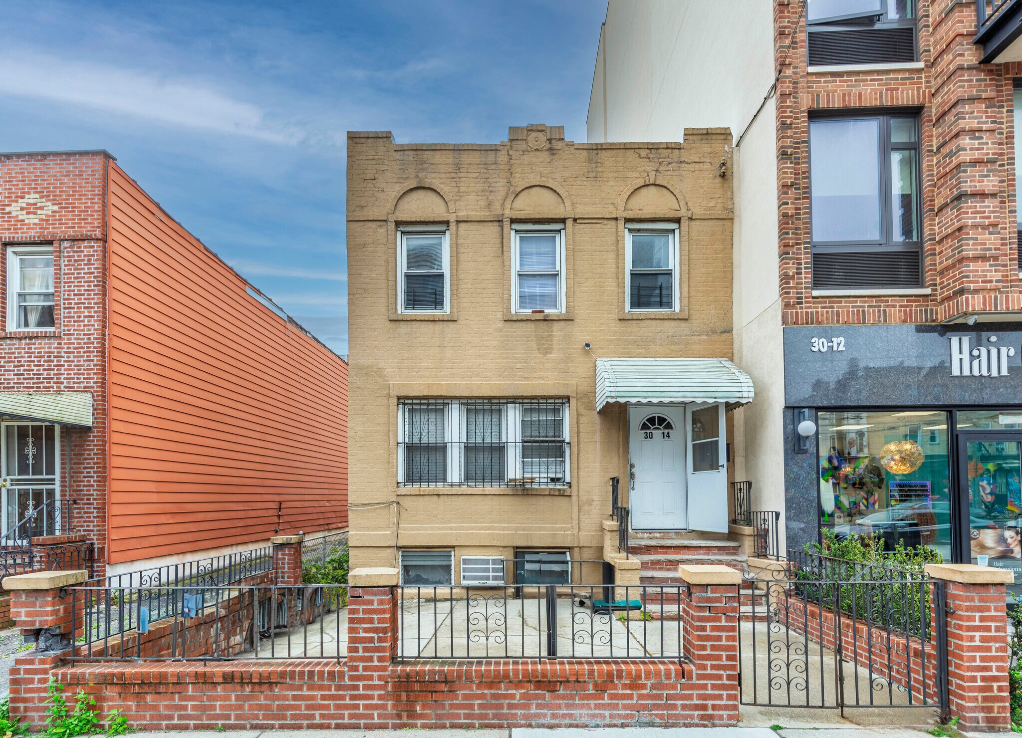 3014 21st St, Astoria, NY à vendre Photo de l’immeuble– Image 1 sur 7