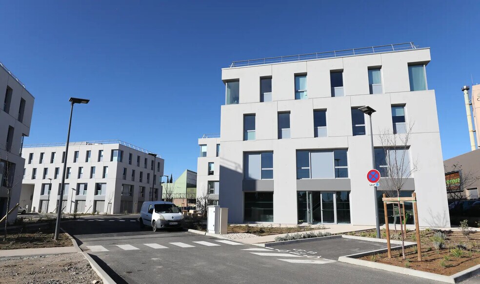 Bureau dans Gardanne à vendre - Photo de l’immeuble – Image 2 sur 4