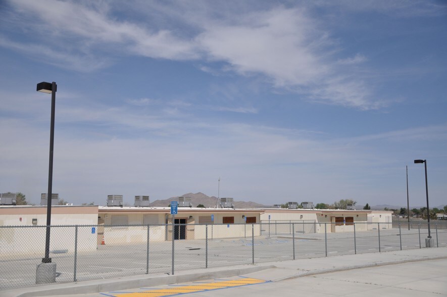 40559 150th St E, Lancaster, CA à vendre - Photo de l’immeuble – Image 3 sur 14