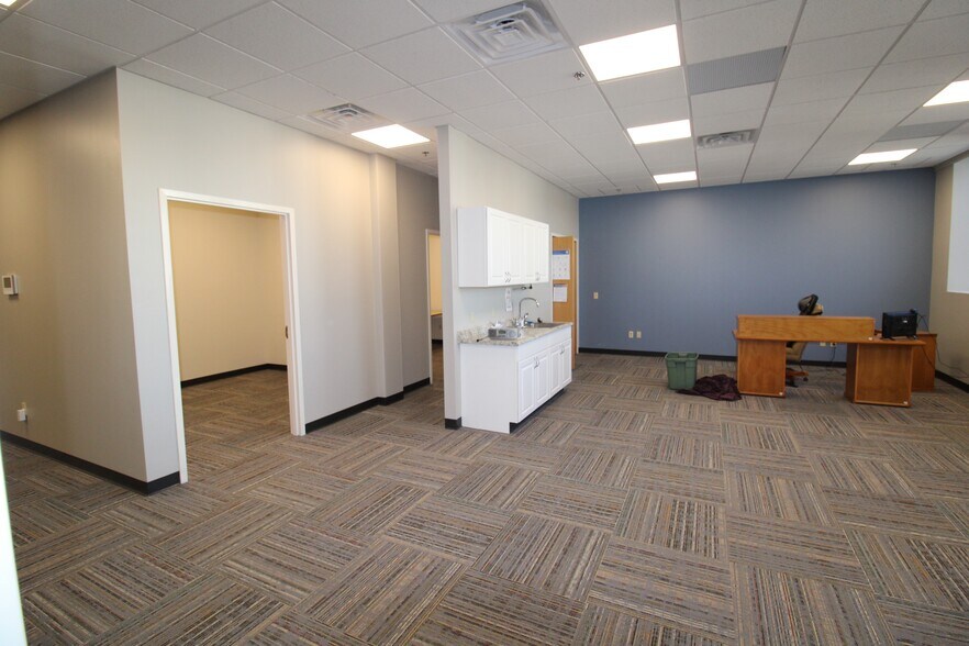 94 N Elm St, Westfield, MA à louer - Photo de l’immeuble – Image 2 sur 10