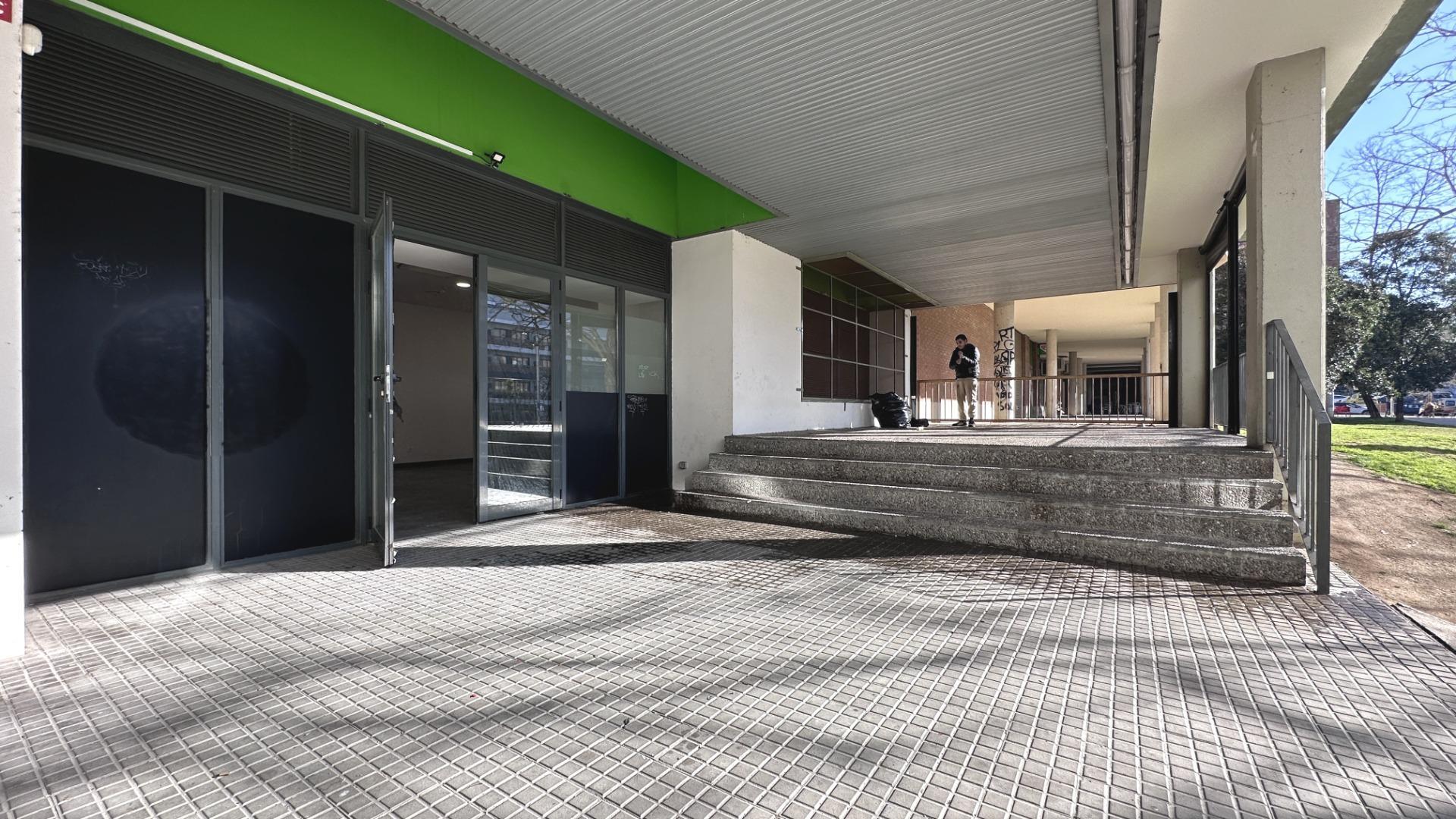 Local commercial dans Terrassa, Barcelona à louer Photo intérieure– Image 1 sur 15